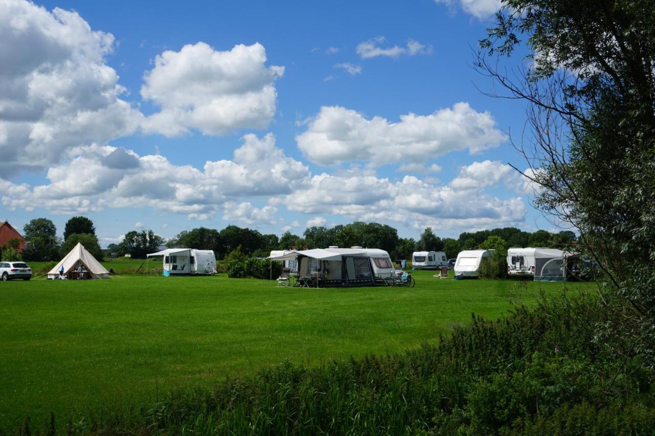 Vakantiehuisje Vlakbij Leeuwarden, Swichumer Pleats Bagian luar foto