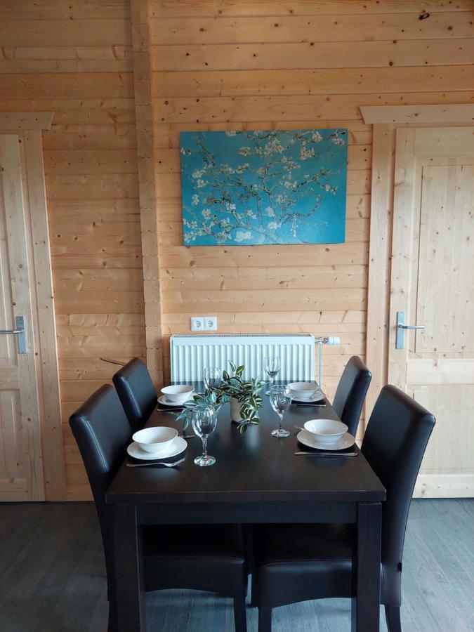 Vakantiehuisje Vlakbij Leeuwarden, Swichumer Pleats Bagian luar foto